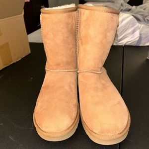 NEW Women’s Size 9 Ugg Boots Chestnut